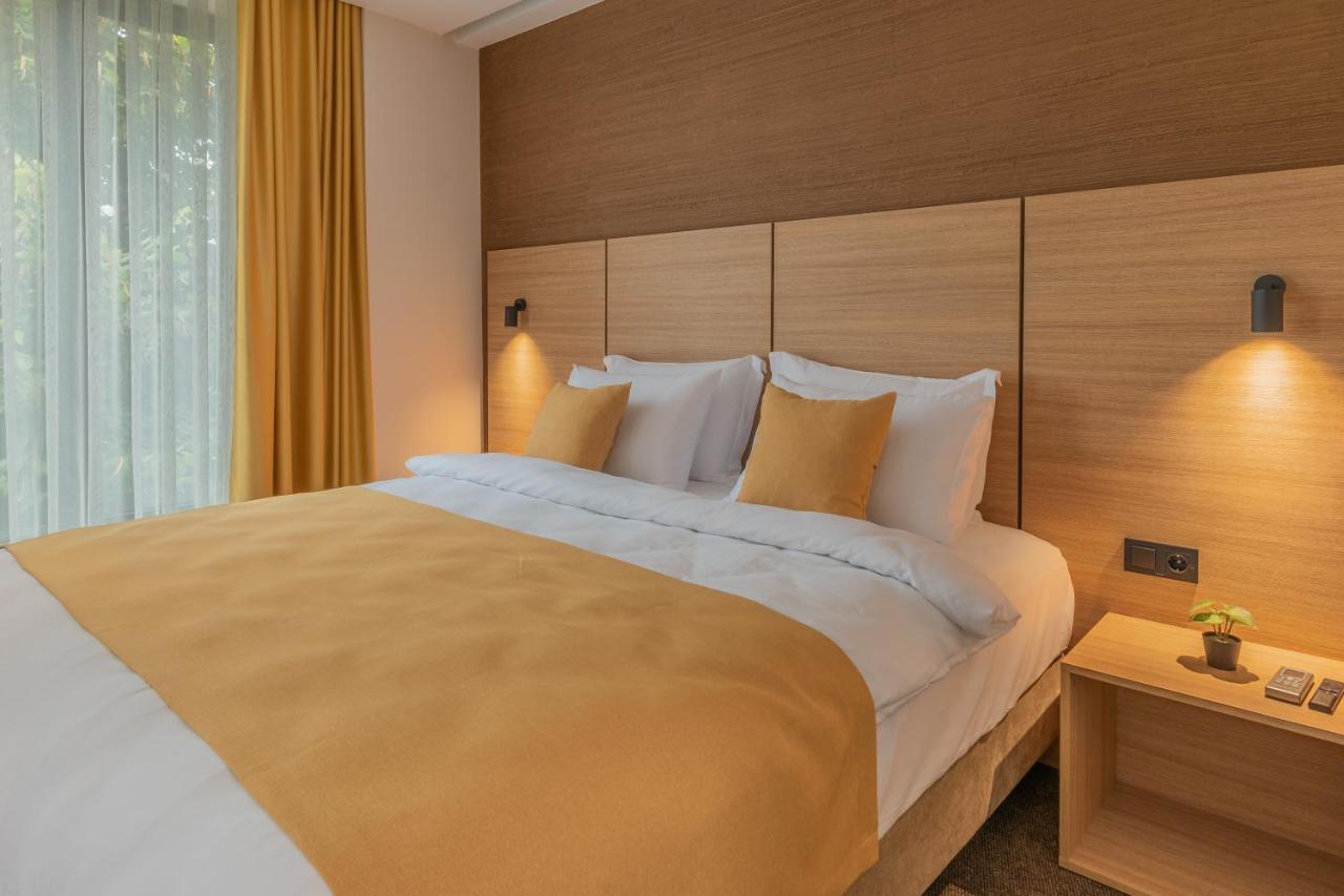 Hotel Osetia Garden มอมชิลกราด ภายนอก รูปภาพ