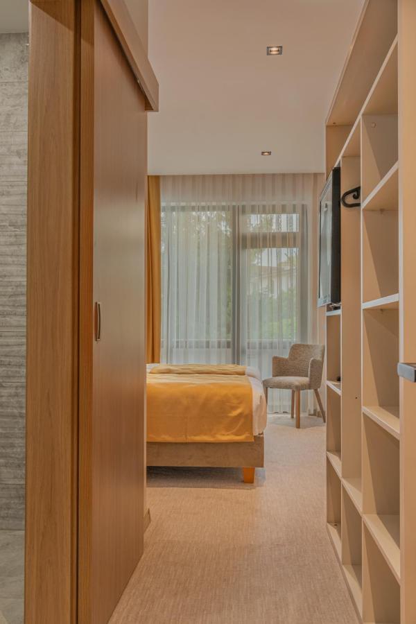 Hotel Osetia Garden มอมชิลกราด ภายนอก รูปภาพ
