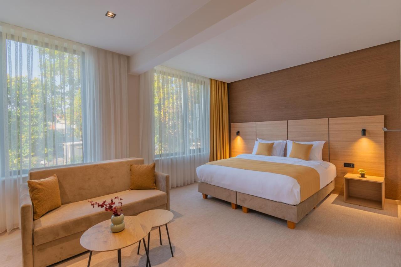 Hotel Osetia Garden มอมชิลกราด ภายนอก รูปภาพ