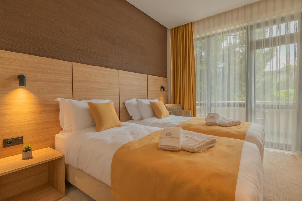 Hotel Osetia Garden มอมชิลกราด ภายนอก รูปภาพ