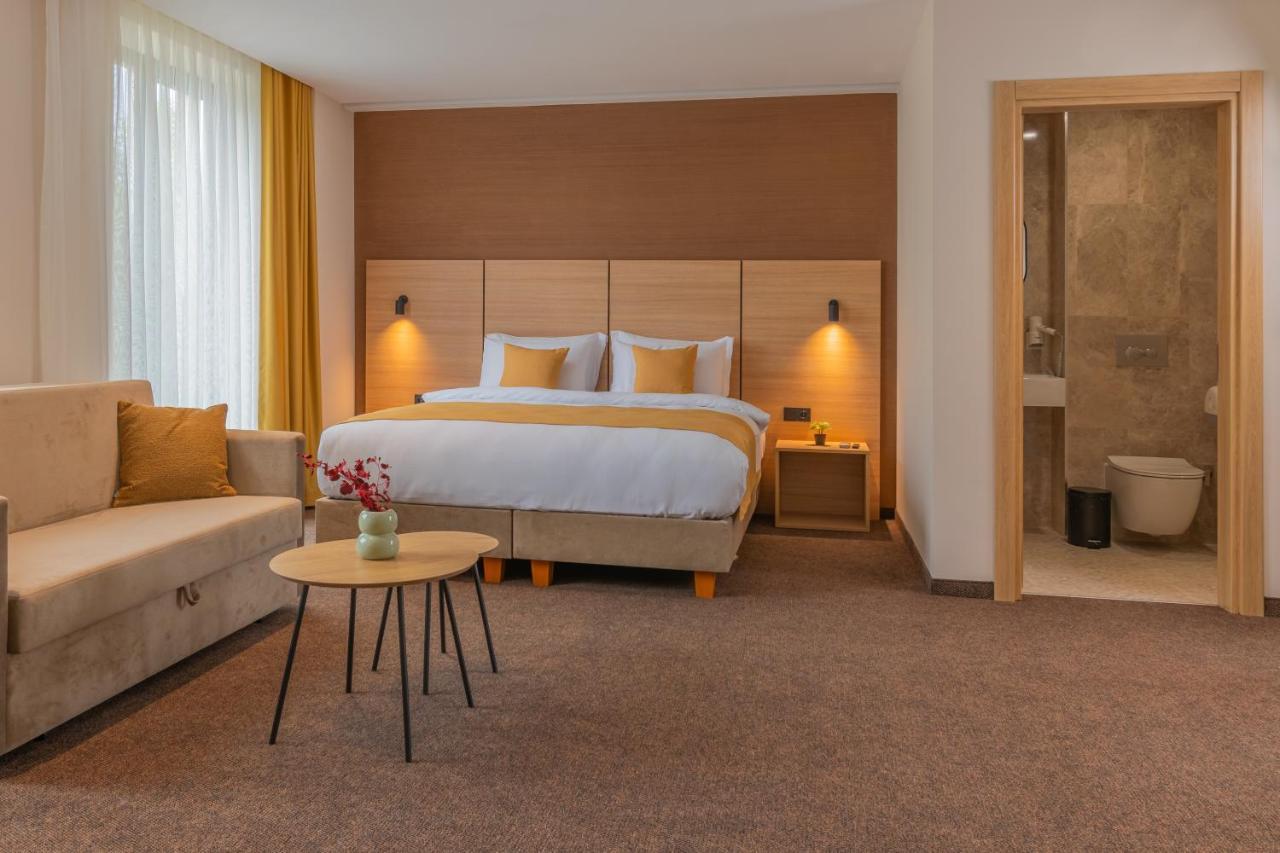 Hotel Osetia Garden มอมชิลกราด ภายนอก รูปภาพ