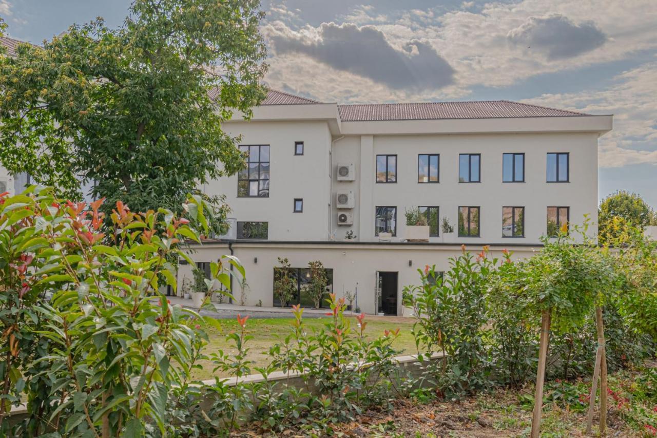 Hotel Osetia Garden มอมชิลกราด ภายนอก รูปภาพ