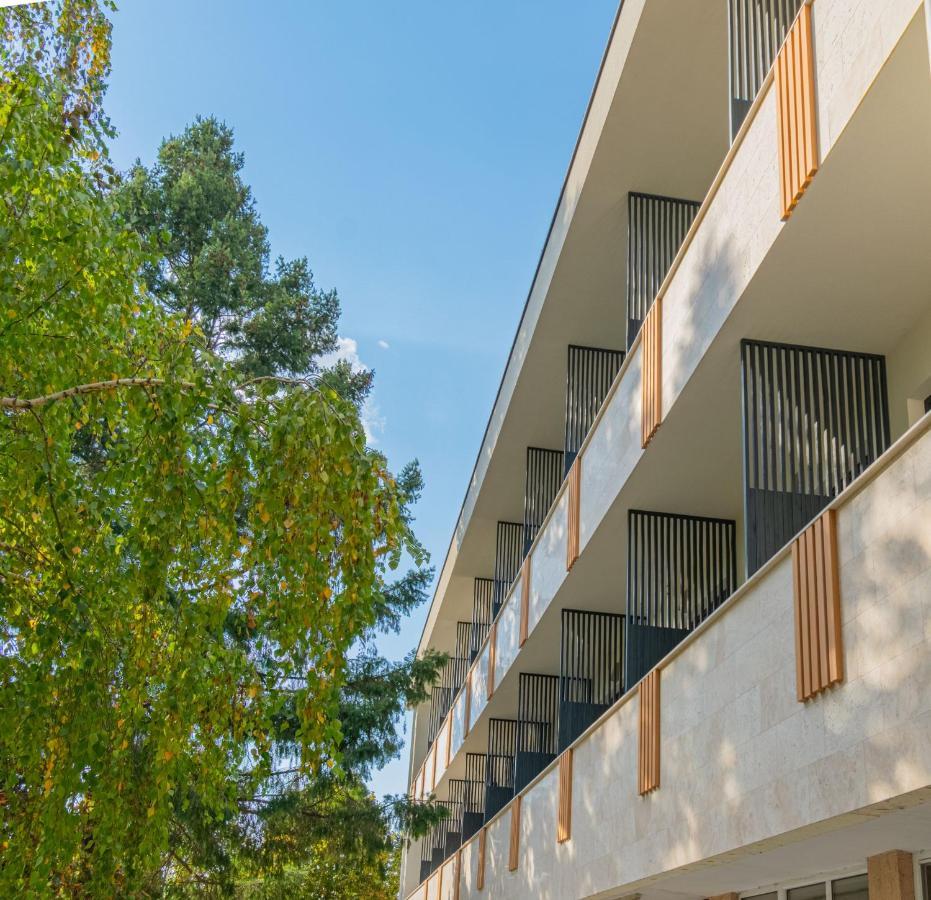 Hotel Osetia Garden มอมชิลกราด ภายนอก รูปภาพ